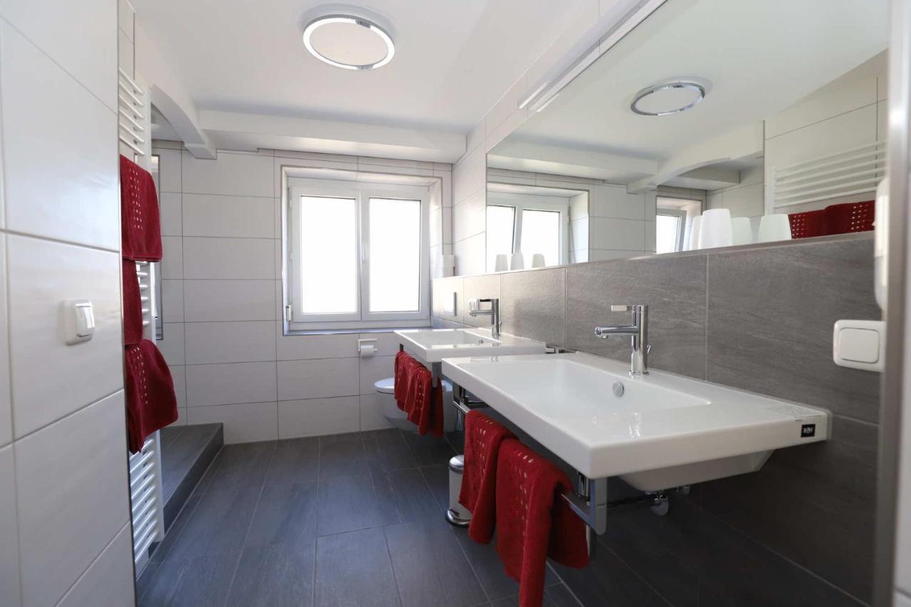 Kaisers Das Kleine Stadthotel Зонтхофен Екстериор снимка