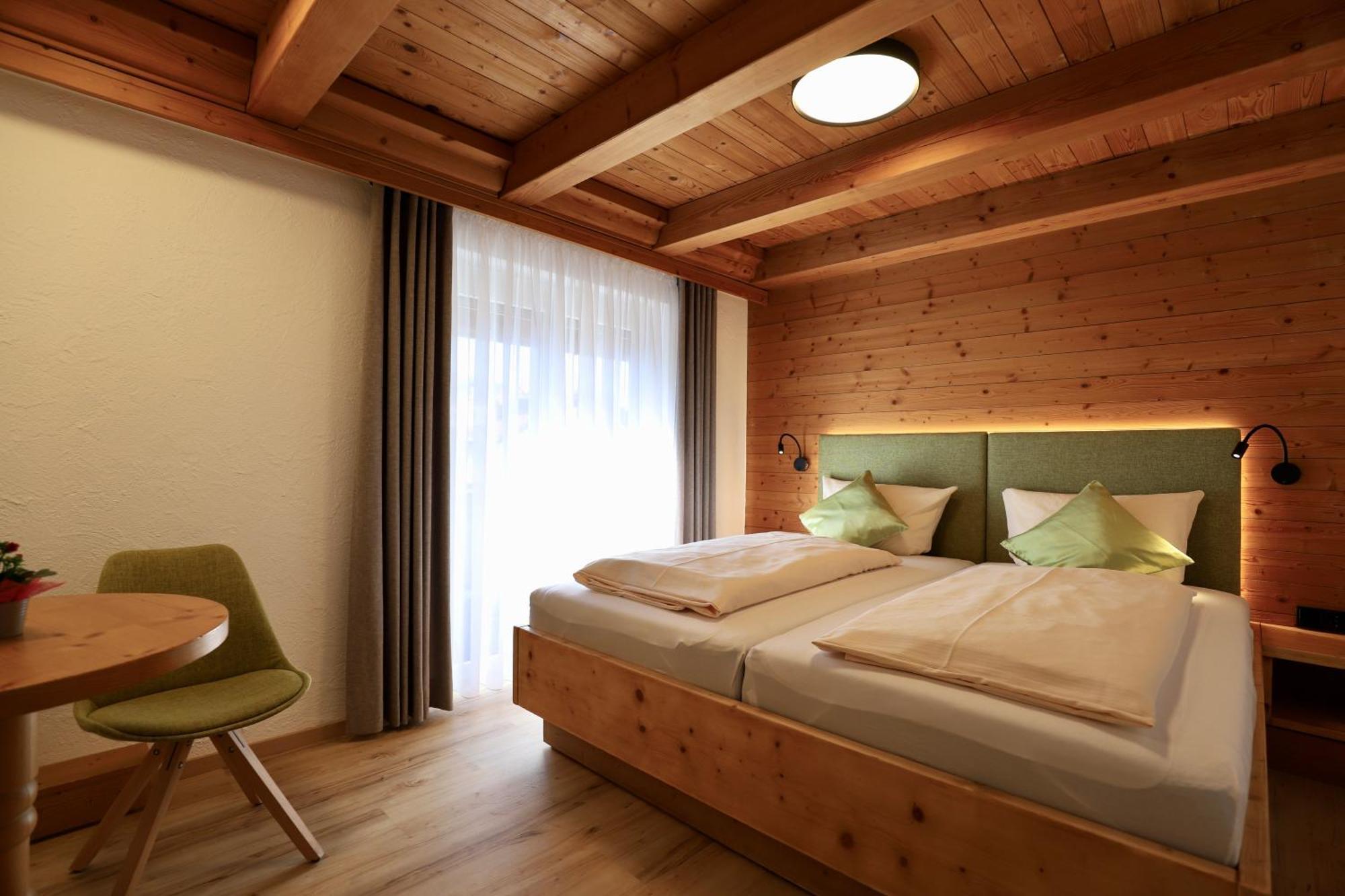 Kaisers Das Kleine Stadthotel Зонтхофен Екстериор снимка