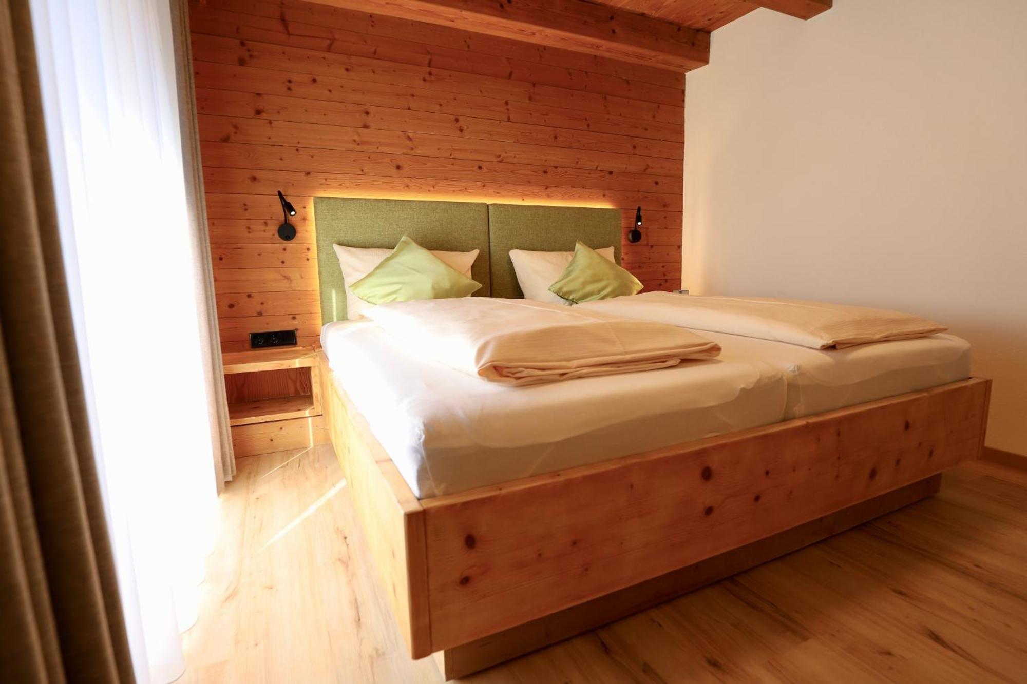 Kaisers Das Kleine Stadthotel Зонтхофен Екстериор снимка