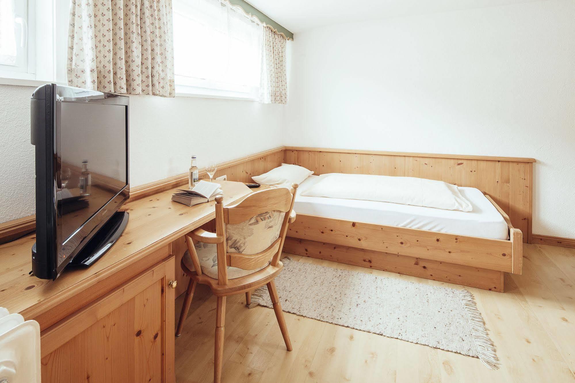 Kaisers Das Kleine Stadthotel Зонтхофен Екстериор снимка