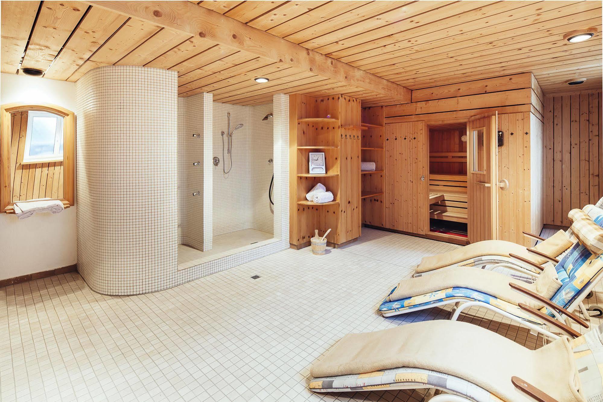 Kaisers Das Kleine Stadthotel Зонтхофен Екстериор снимка