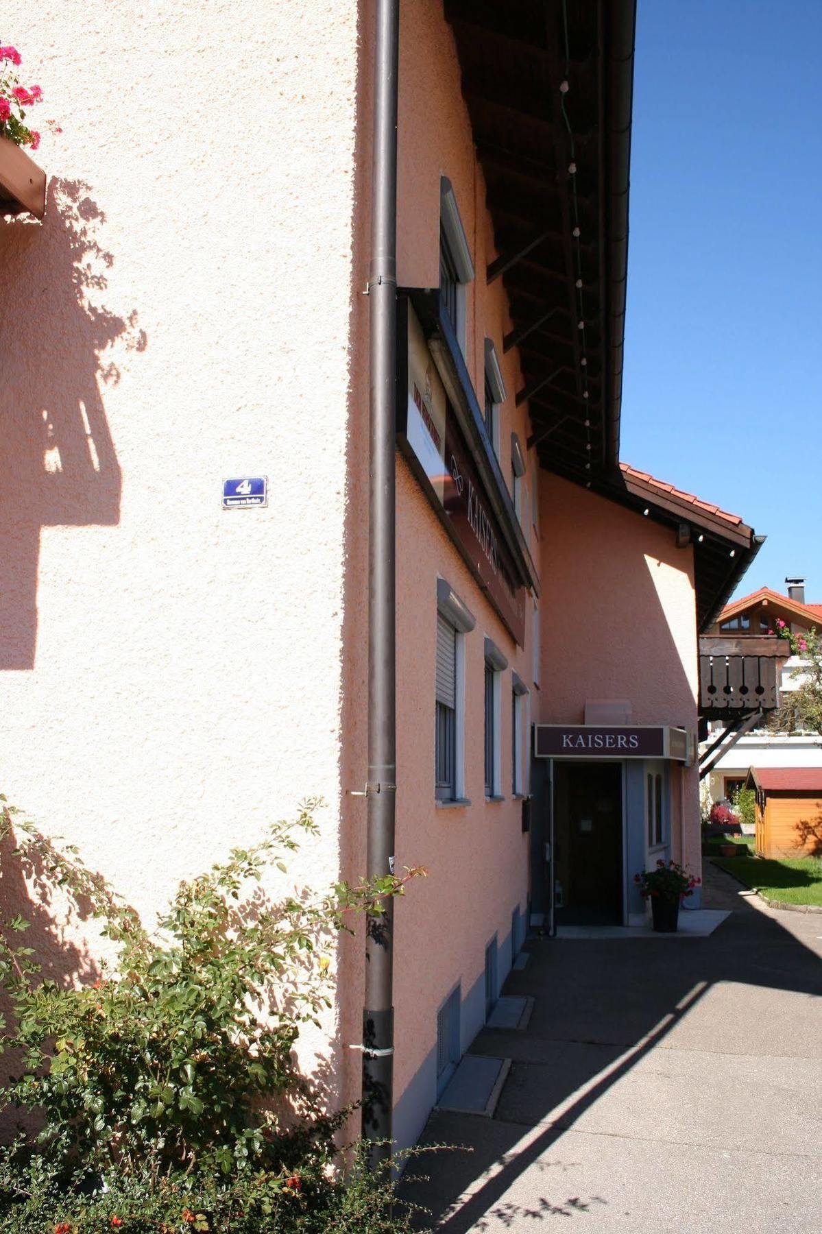 Kaisers Das Kleine Stadthotel Зонтхофен Екстериор снимка